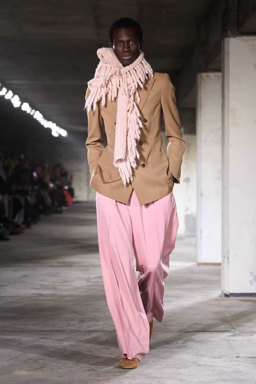 今期完売品DRIES VAN NOTEN 黒 ネックウォーマー　24aw Show AW 24-25 Men | Dries Van Noten